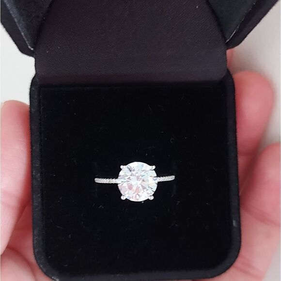 Host Pick 🥳3 Carat Cubic Zircon Sterling Silver Engagement Ring - Picture 4 of 14